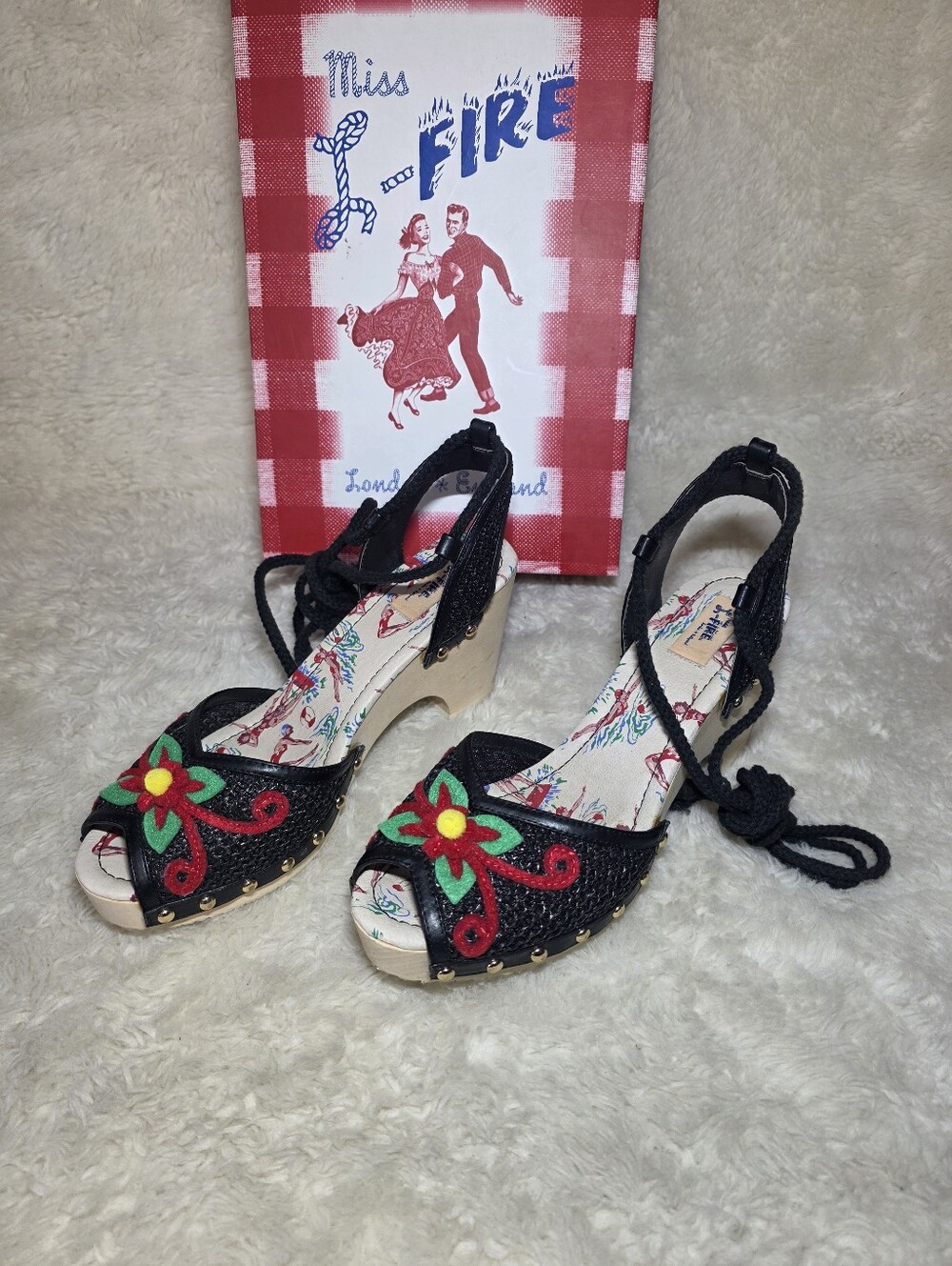 Miss L-Fire Tahiti Black Raffia Wood Wedges NIB 40 - Picture 4 of 10